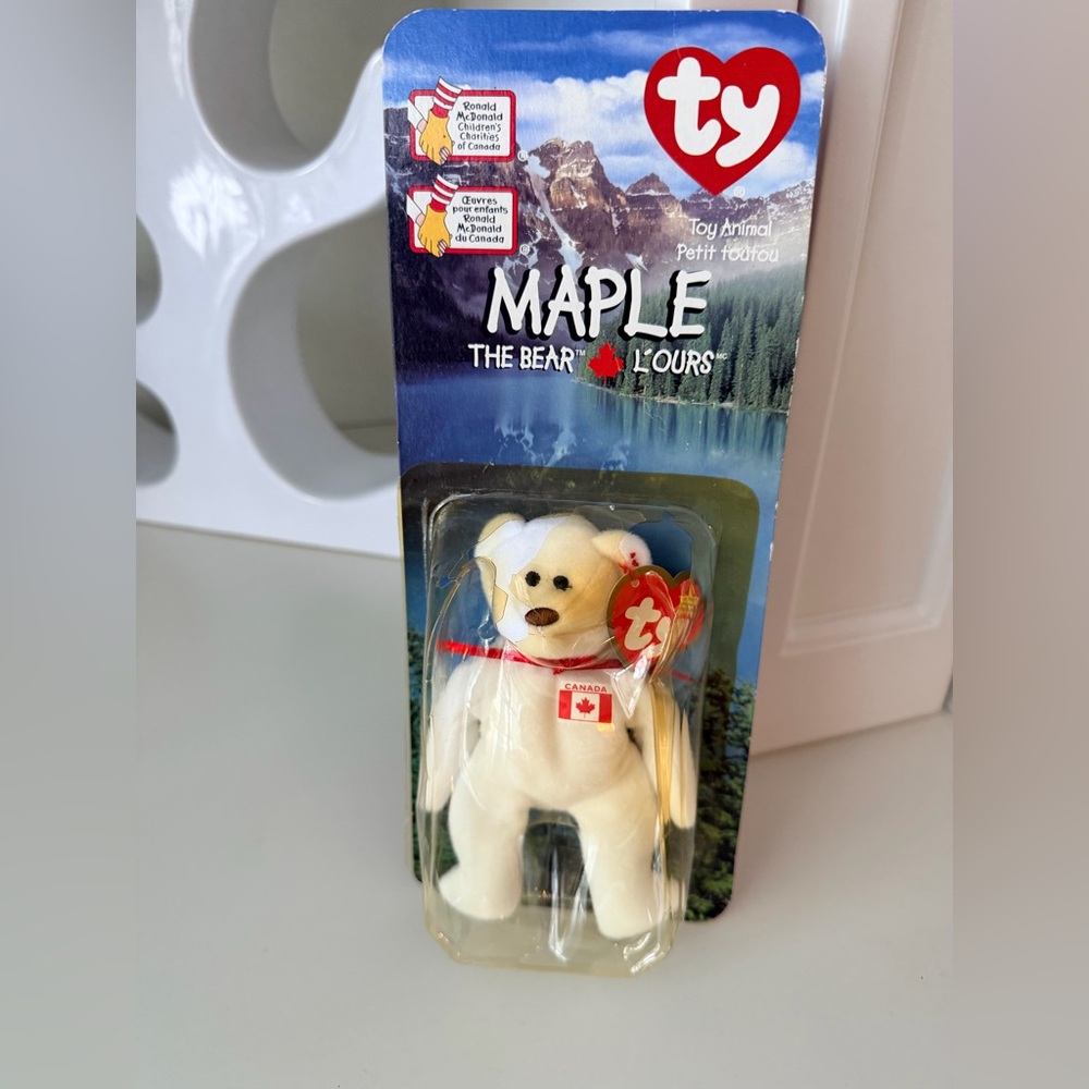 Vintage 1999 TY Beanie Babies Maple Bear Canada McDonald's Teenie Beanie Plush